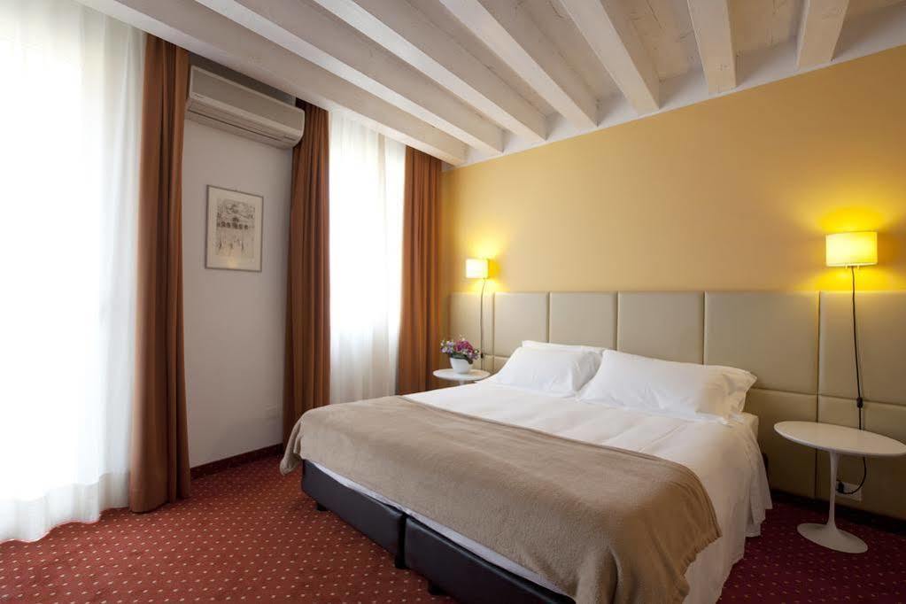 Relais Santa Corona Vicenza Exterior photo